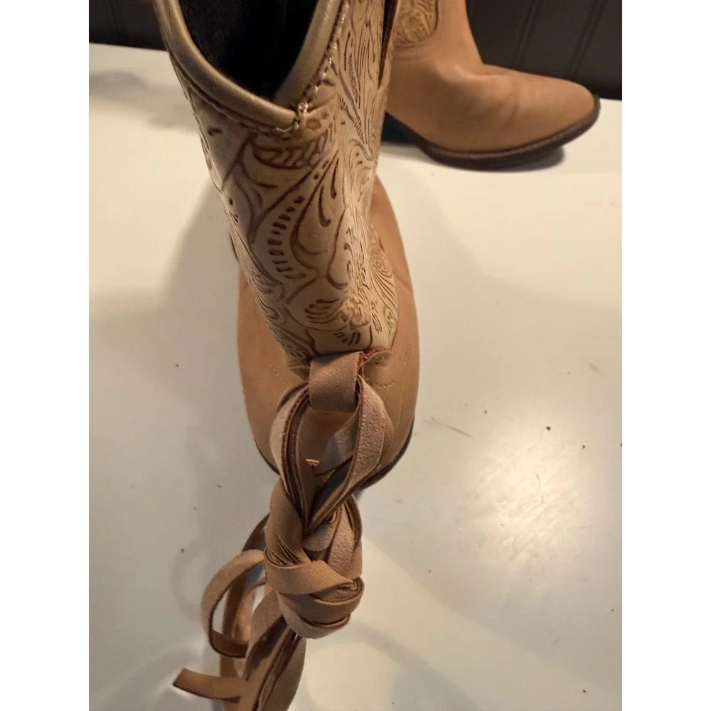 Dingo DI8951 Tan Floral Embossed Western Ankle Boots Tassel Cowgirl Booties 8M